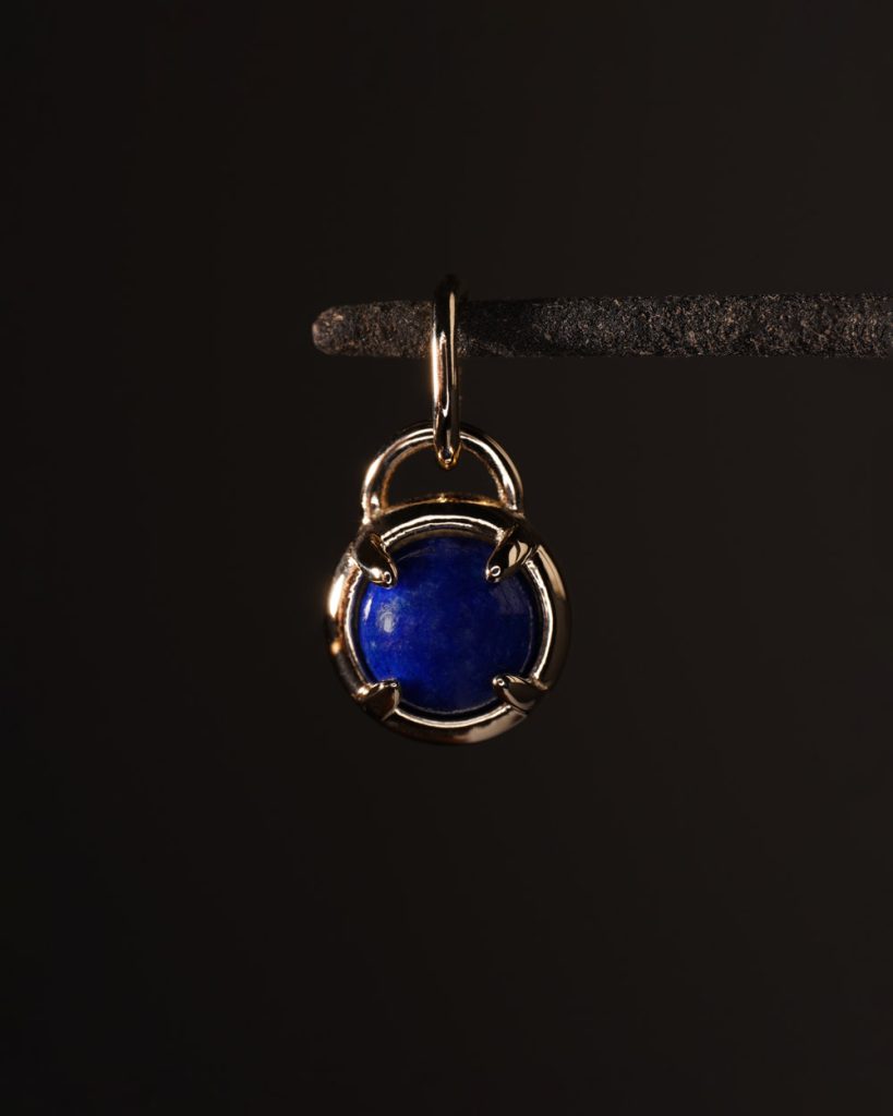 privjesak-atlas-lapis